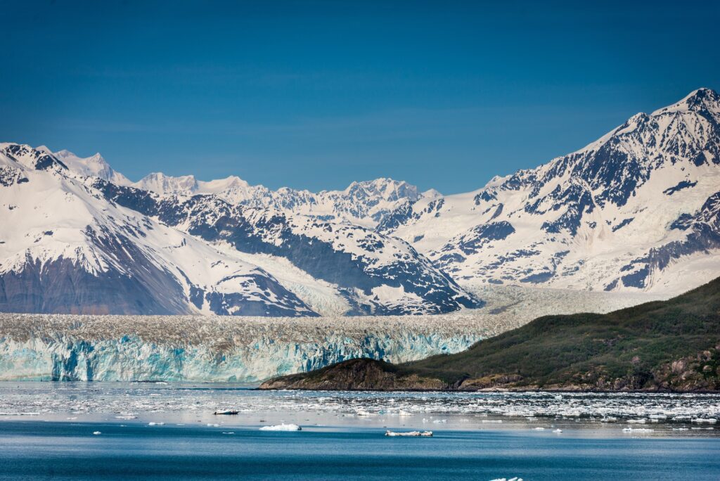 hubbard glacier in blacier national park
