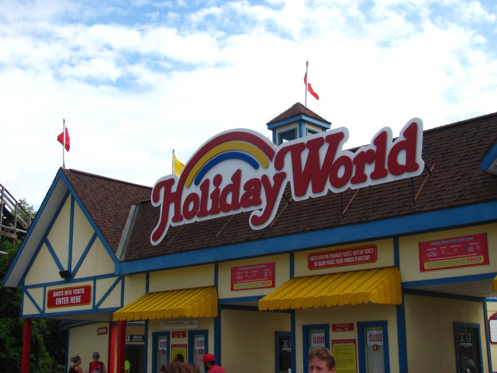 entrance gates of Holiday World